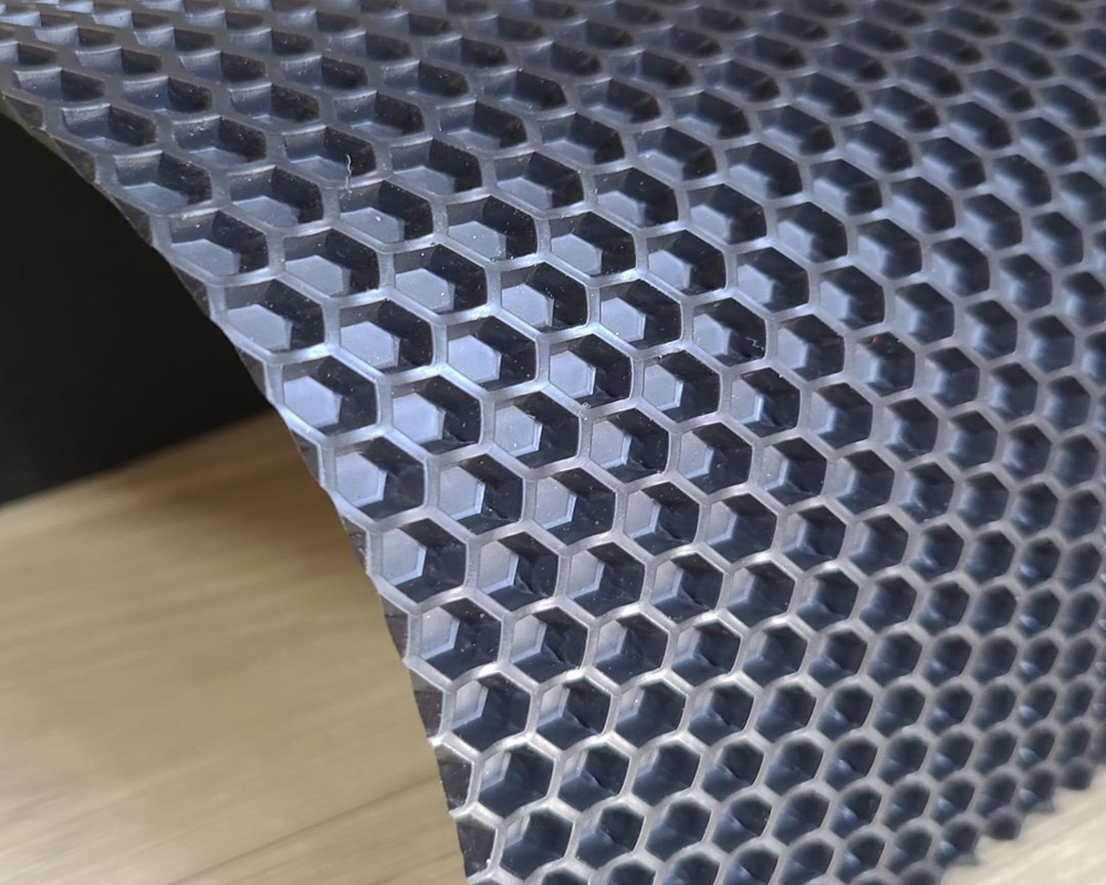 Altı Kapalı Paspas Kırmızı 40x60cm – Kaymaz Uyarı Renkli PVC Kapalı Tabanlı Güvenlik Matı
