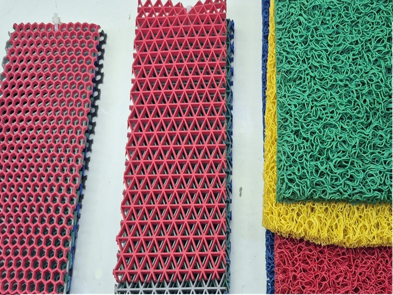 Islak Zemin Paspas PVC Delikli 40x60cm – Havuz Kenarı ve Duş Önü Kaymaz Mat