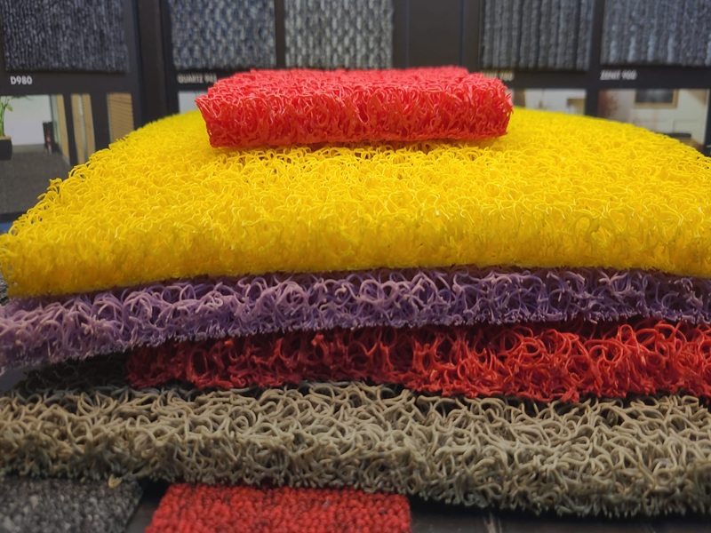 Kıvırcık Paspas Mor 40x60cm – Renkli Dekoratif PVC Paspas