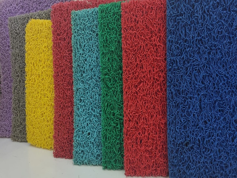 Kıvırcık Paspas Yeşil 40x60cm – Kaymaz Dış Mekan Bahçe Paspas