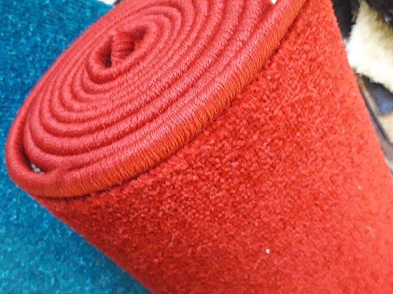 Tören Halısı Kırmızı Yolluk 1m x 25m Rulo – Organizasyon ve Etkinlik Zemin Halısı